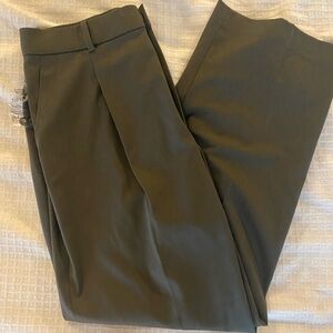 UNIQLO Women’s Wide Leg Pleated Pants